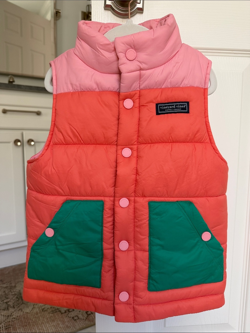 Vineyard Vines girls’ colorblock puffer vest